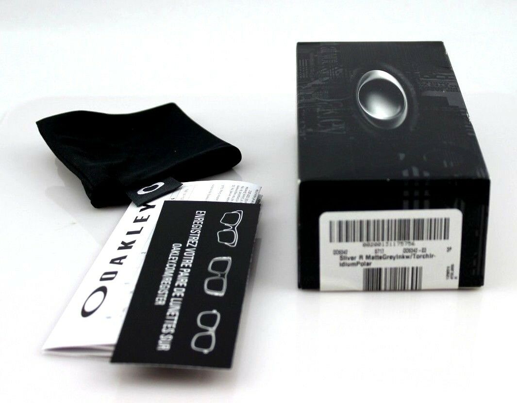 Oakley Silver Polarized Unisex Sunglasses OO 9342 03 8