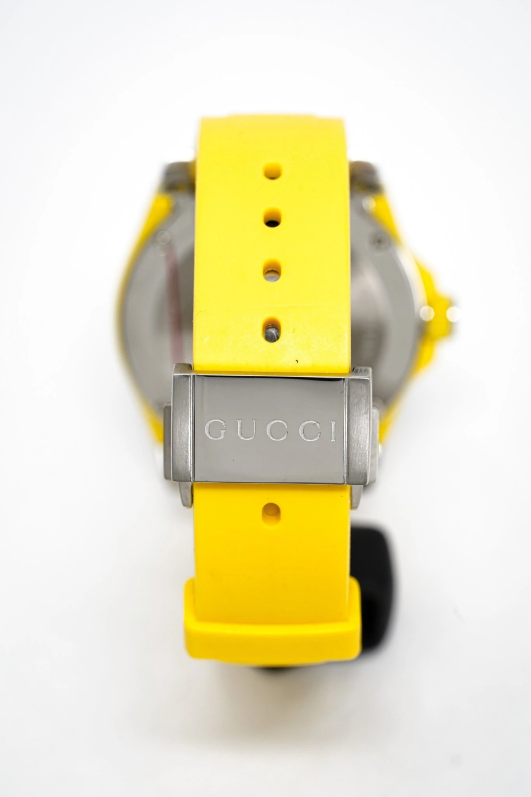 Gucci Dive 40mm Black Dial Yellow Rubber Strap Swiss Watch YA136319