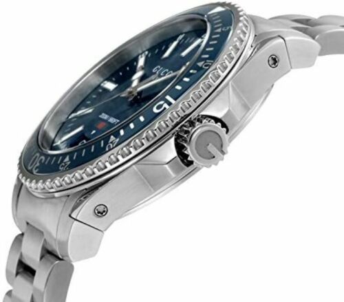 Gucci Dive 40mm Blue Dial Steel Bracelet Men’s Dress Watch YA136311